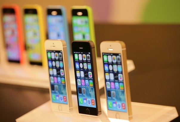 В России стартовали продажи iPhone 5S и 5C
