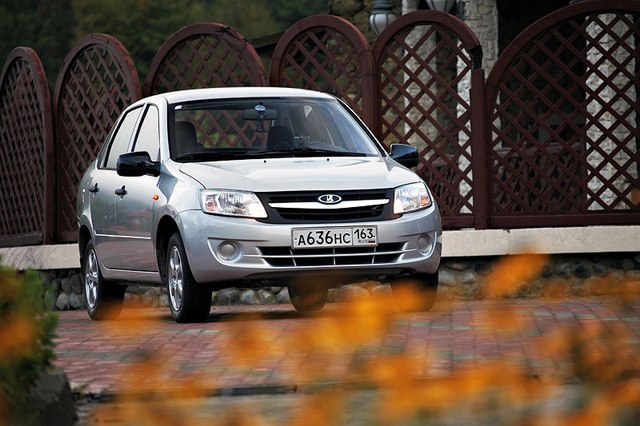 В сентябре Lada Granta купили 14 050 человек, она стала самой продаваемой моделью в России. 